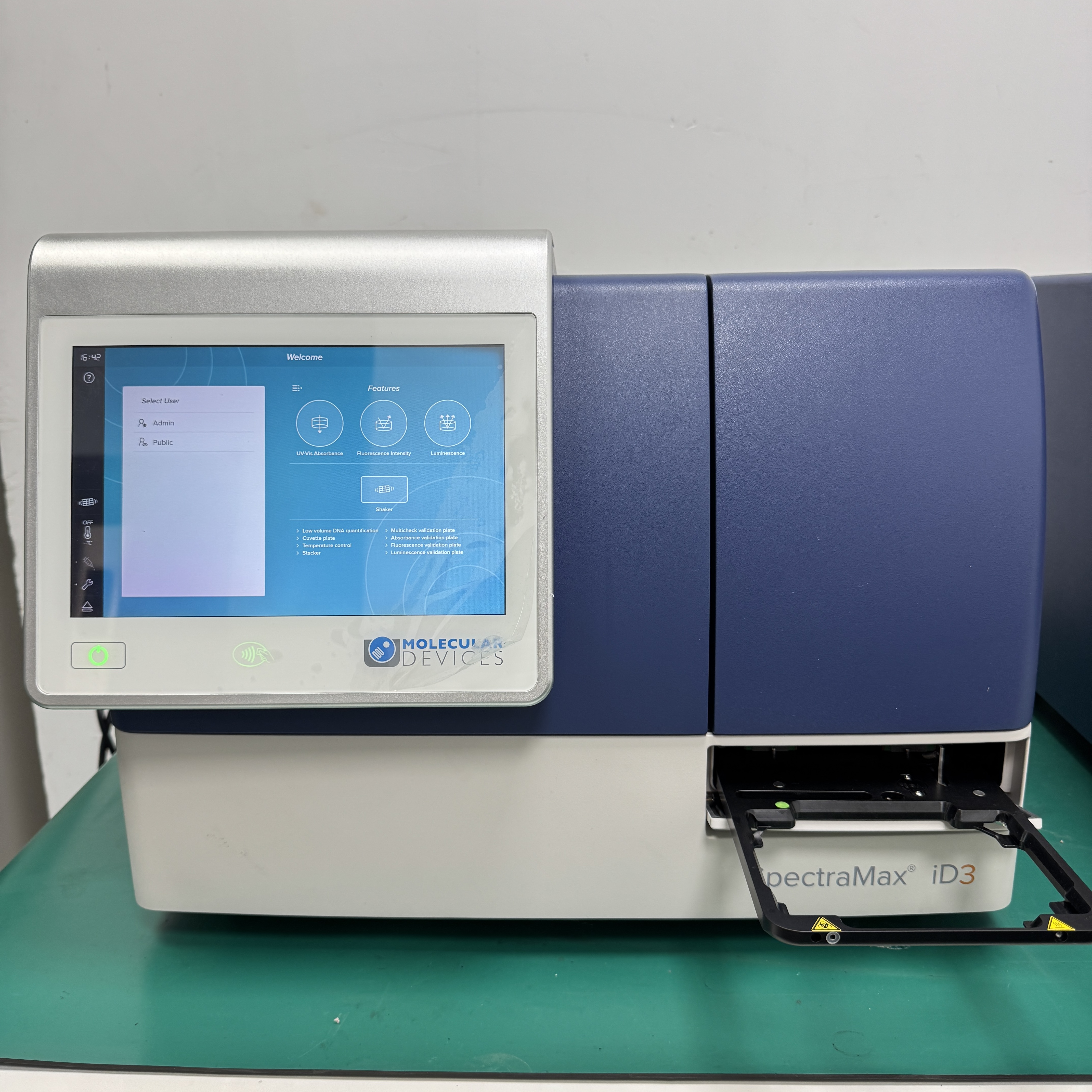 carbolite zero | tzf 12/38/400 | three zone tube furnace